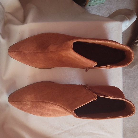 Brown suede women's stacked short heels booties zip up - Picture 2 of 7